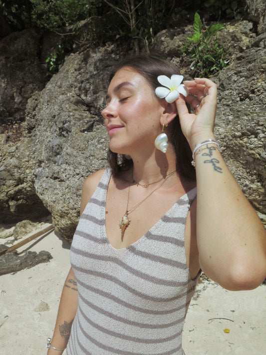 Serenata Conch Hoop Earrings