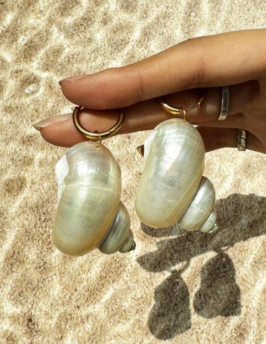 Serenata Conch Hoop Earrings