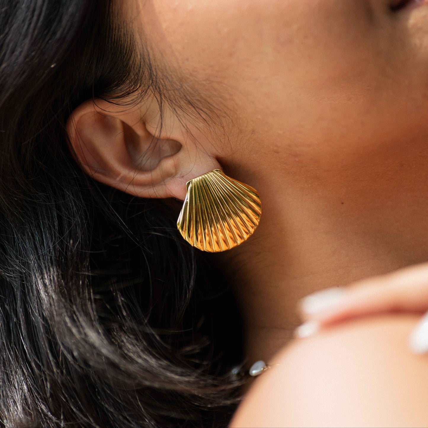Honolulu Scallop Earrings